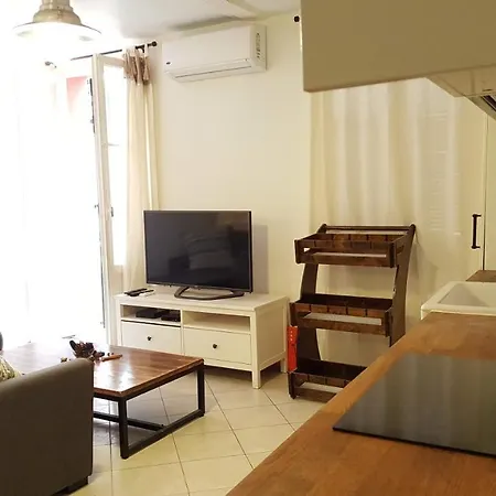 Colonna Terraced Retreat شقة *